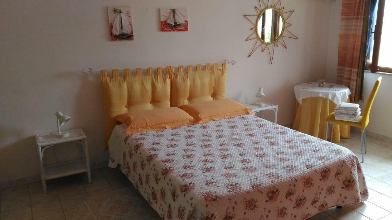 B&B Margherita Calasetta Exterior foto